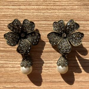 Heidi Daus Vintage Clip On Flower Earrings